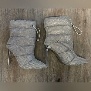 new STEVE MADDEN bling Cloak R Rhinestone boots Silver High heels Size 7